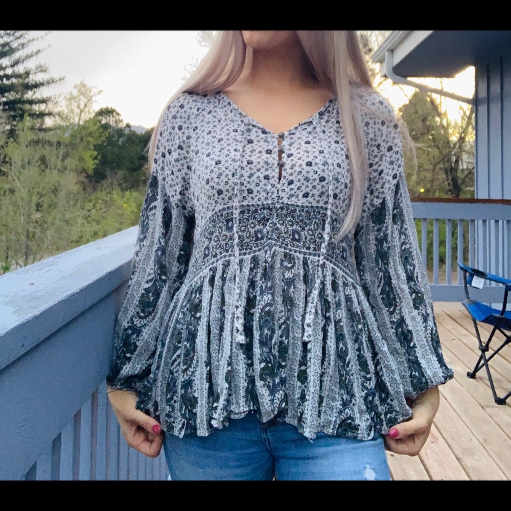 Small American Eagle conservative blouse